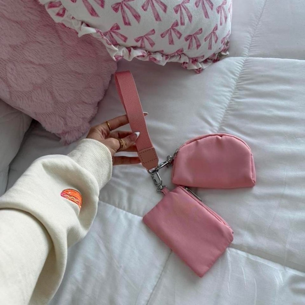 pink keychain + with wallets - Picture 2 of 4